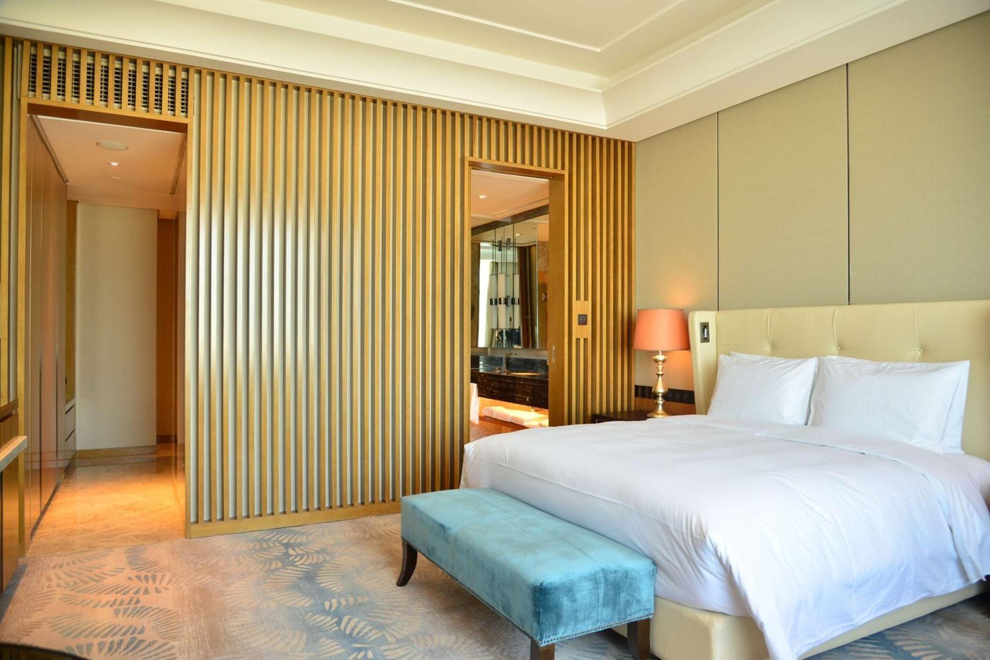 Hilton Urumqi Buitenkant foto
